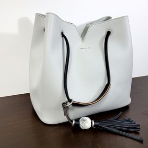 Pixie Mood Jasmine bucket bag